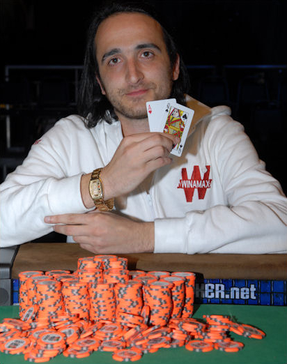 Davidi Kitai lors d'un tournoi de poker en 2008, après sa victoire aux World Series of Poker